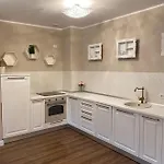 公寓 Spacious Mountain-view With Hot Tub And Free Parking 10 Min To Old Town