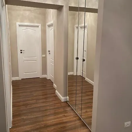 Spacious Mountain-view With Hot Tub And Free Parking 10 Min To Old Town * Braşov