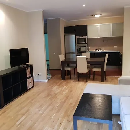 Spacious Mountain-view With Hot Tub And Free Parking 10 Min To Old Town Braşov