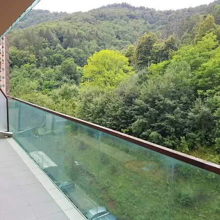 Spacious Mountain-view With Hot Tub And Free Parking 10 Min To Old Town Appartement