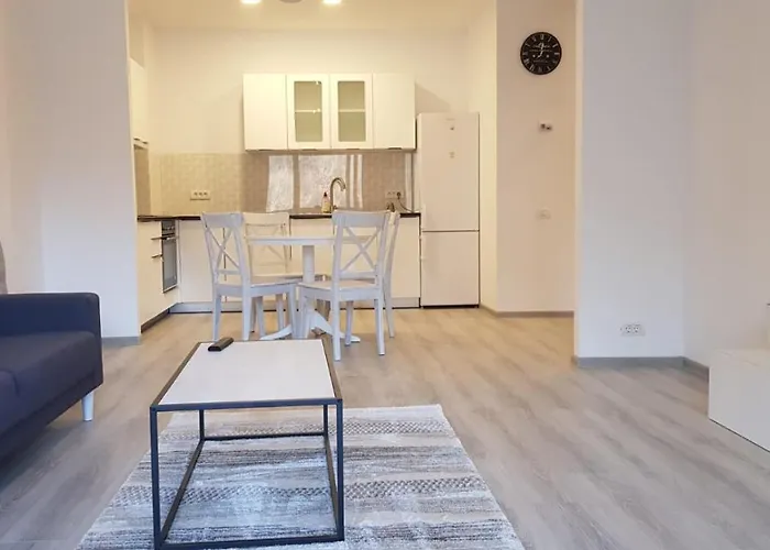 Spacious Mountain-view With Hot Tub And Free Parking 10 Min To Old Town * Braşov