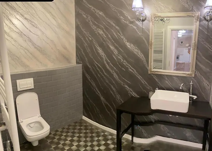 Spacious Mountain-view With Hot Tub And Free Parking 10 Min To Old Town Braşov