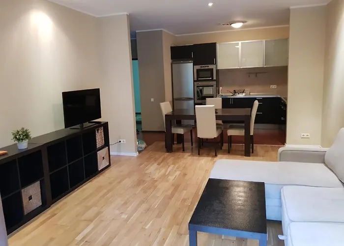 Spacious Mountain-view With Hot Tub And Free Parking 10 Min To Old Town Braşov